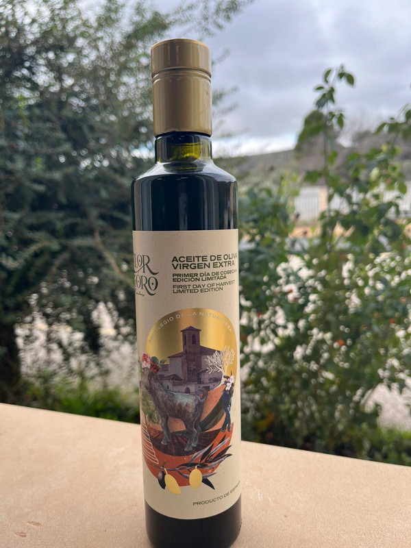 Botella cristal 500 ml aceite de oliva virgen extra verde.